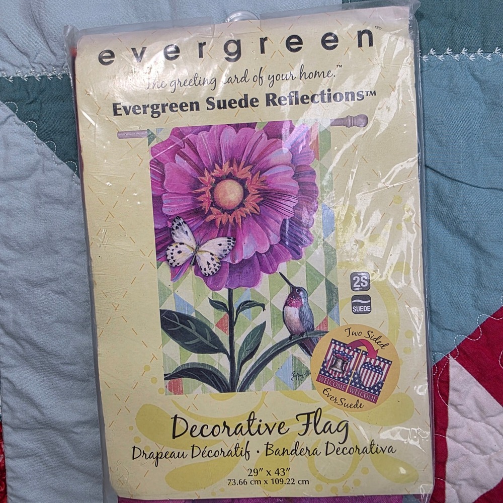 Evergreen Suede Reflections Flower Burst Decorative Flag 29x43 13S3284FB